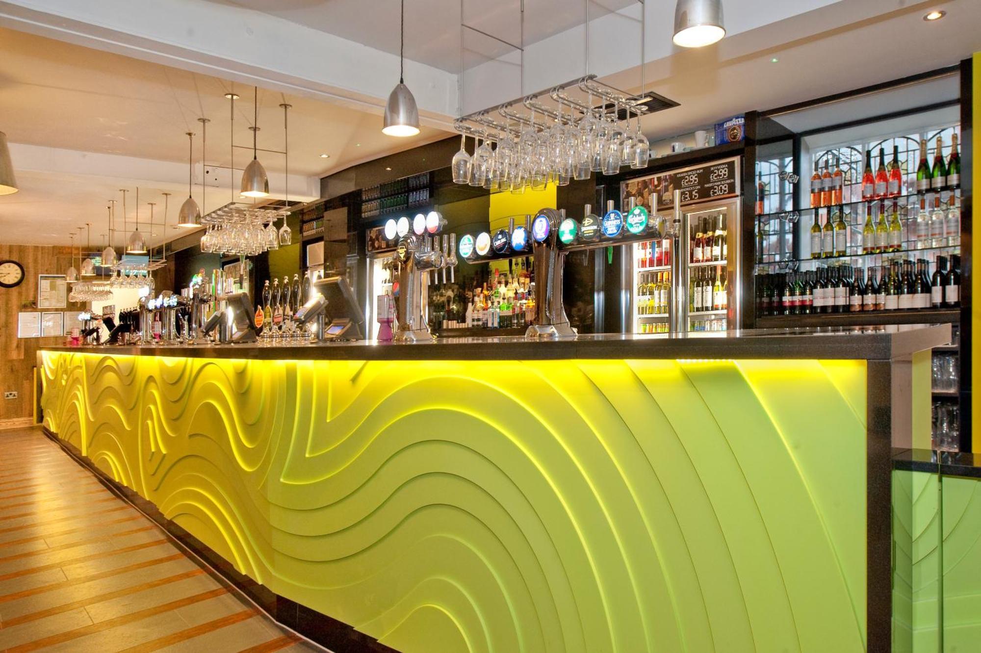 The King'S Head Hotel Wetherspoon Beccles Exteriör bild