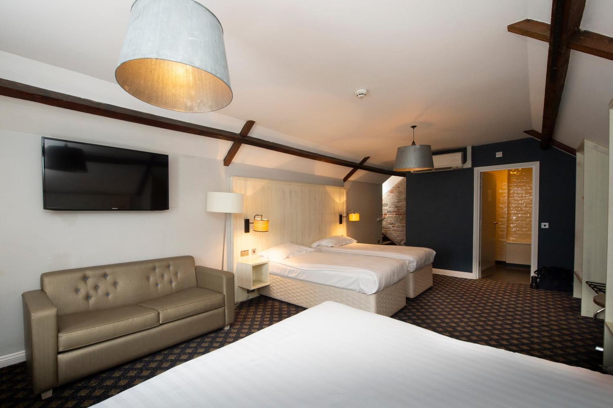 The King'S Head Hotel Wetherspoon Beccles Exteriör bild